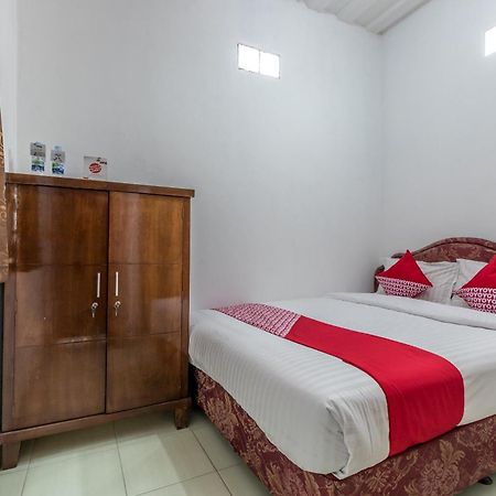 Oyo 1082 Kost Arie 1 Otel Cakarta Dış mekan fotoğraf